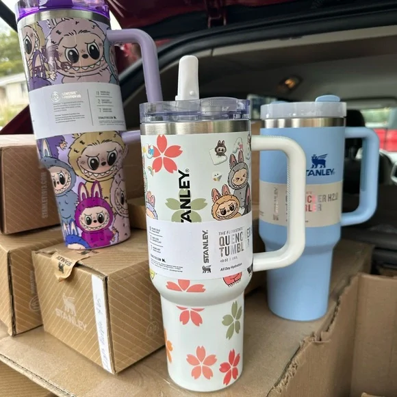 Stanley Gray and Light Gray Tumblers - Picture 5 of 7